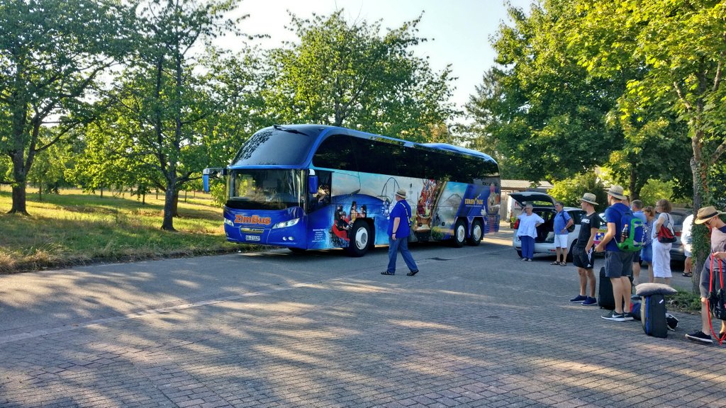 Mauer02's tweet image. Der @europa_park begleitet uns wohl nach Rom 😂 #rom2018 @MichaelMack