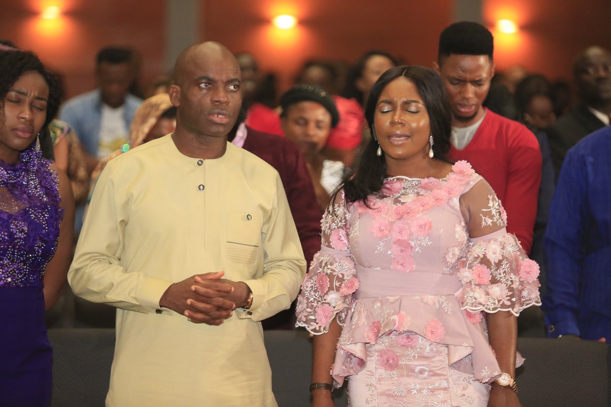 enomichael_'s tweet photo. Pst Tony Raphael of Calabar City Church leading prayers for the state and the nation.
#ForeverConcert https://t.co/jDpE5qpU23
