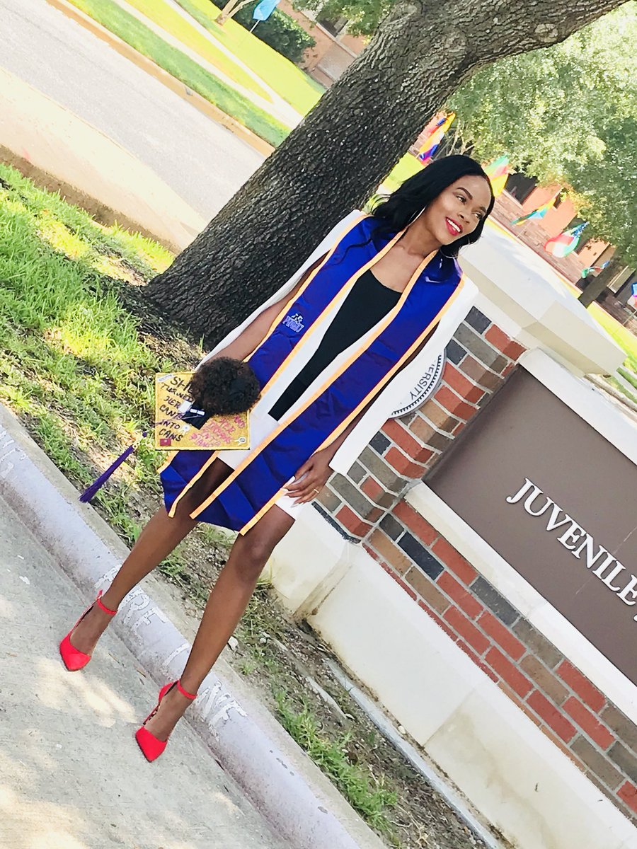 Maia_CuttiePIE's tweet image. Finally done with this B.S. 👩🏽‍🎓💜💛
#PVAMU18
