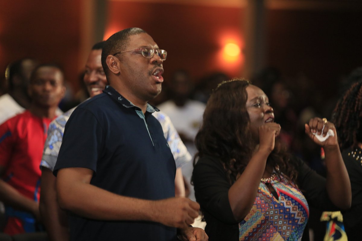 enomichael_'s tweet photo. We bless Your name
most Holy one
We lift our hands to the great and mighty One
Chris Shalom ministering at #ForeverConcert https://t.co/5pSNF6E2Js