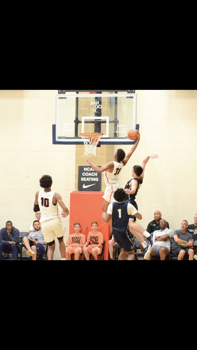 TheRealAC5's tweet photo. That concludes my AAU career ❗️ I had so much fun learning and playing against the best talent. I’m thankful for all the teams who let me play for them to showcase my talents! Thanks to my parents for all the support they have given to me over these years 🤞🏽 #ACout 🤘🏽 https://t.co/K6W9bWj3Cq