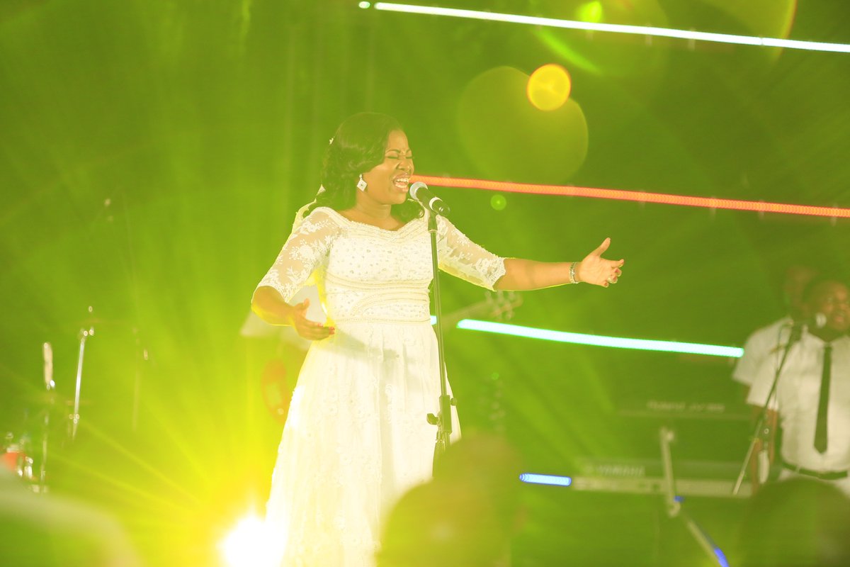 enomichael_'s tweet photo. Forever I'll give YOU praise... praise... praise... Forever I'll sing YOUR song... I worship YOU!
#ForeverConcert https://t.co/rZT2tOSCKg