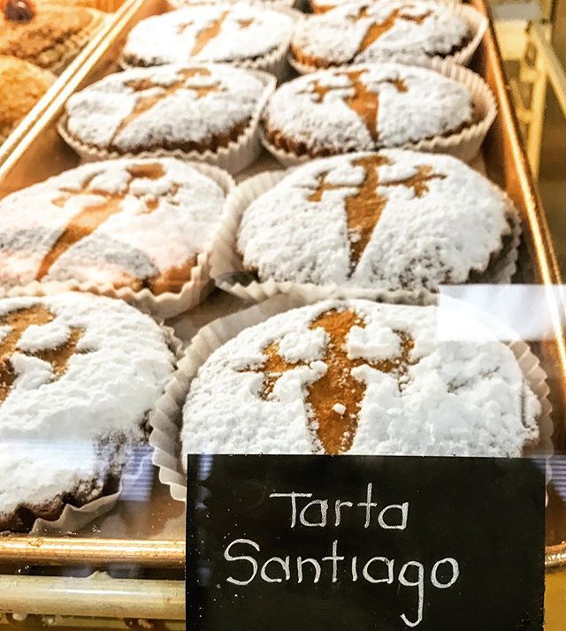 official dessert of the Camino de Santiago ☺️☺️ found at the “most famous Cuban restaurant in the world” & hitting me right in the feels today
.
.
.
#caminodesantiago #caminodesantiago2016 #santiagocake #tartasantiago #miamifood #littlehavana #little… ift.tt/2vgVX8b