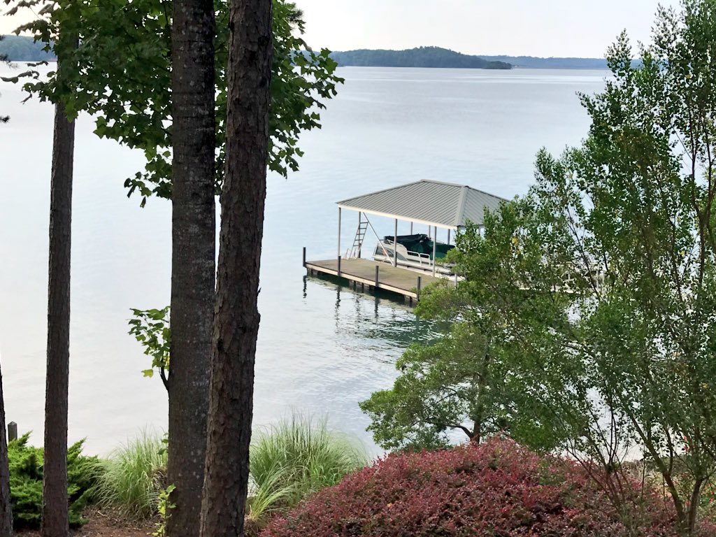 jkittkat's tweet image. I took a few more pics of Stewart’s beautiful house on #LakeKeowee before left. #DontWantToGo #GetawayWeekend #BeautifulPlace #Family #Blessed
