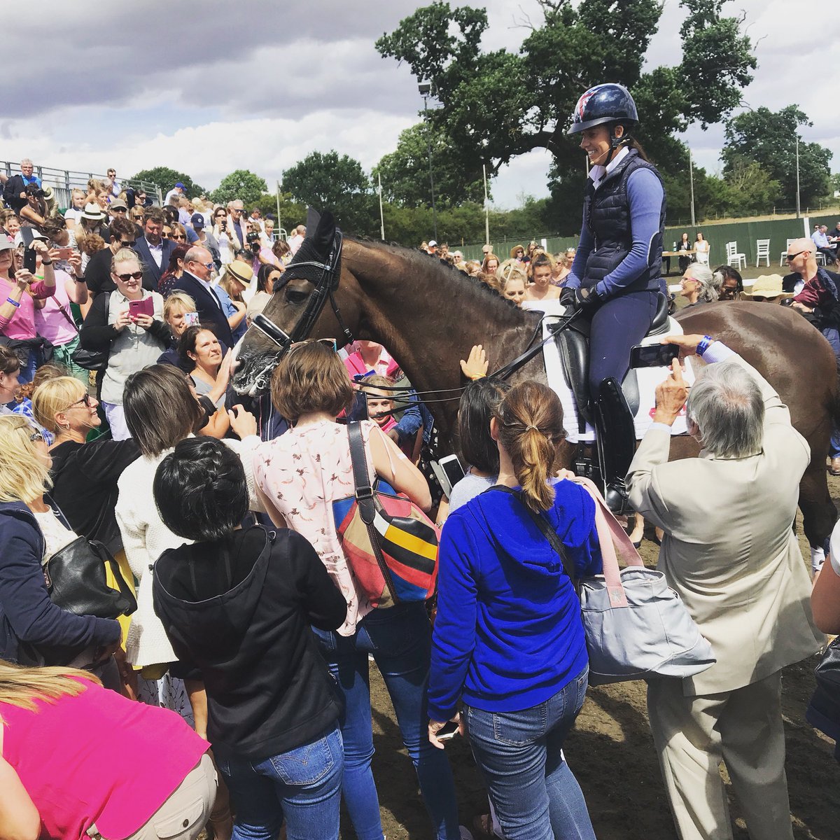 An honour to once again interview Olympic, World and European dressage champion @CSJDujardin whilst filming at @rcbpoloclub yesterday.. And she brought her best mate on tour with her! Another fabulous day at the office 🎥 🎤🎬