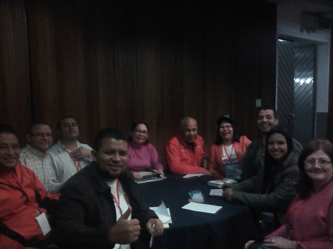 Ginkellys's tweet photo. #29Jul Delegados y delegadas del estado #Lara iniciamos las mesas de debate para aportar propuestas al #IVCongresoDelPSUV para la renovación de nuestro @PartidoPSUV
@NicolasMaduro @gestionperfecta https://t.co/8sv6oRaFzC