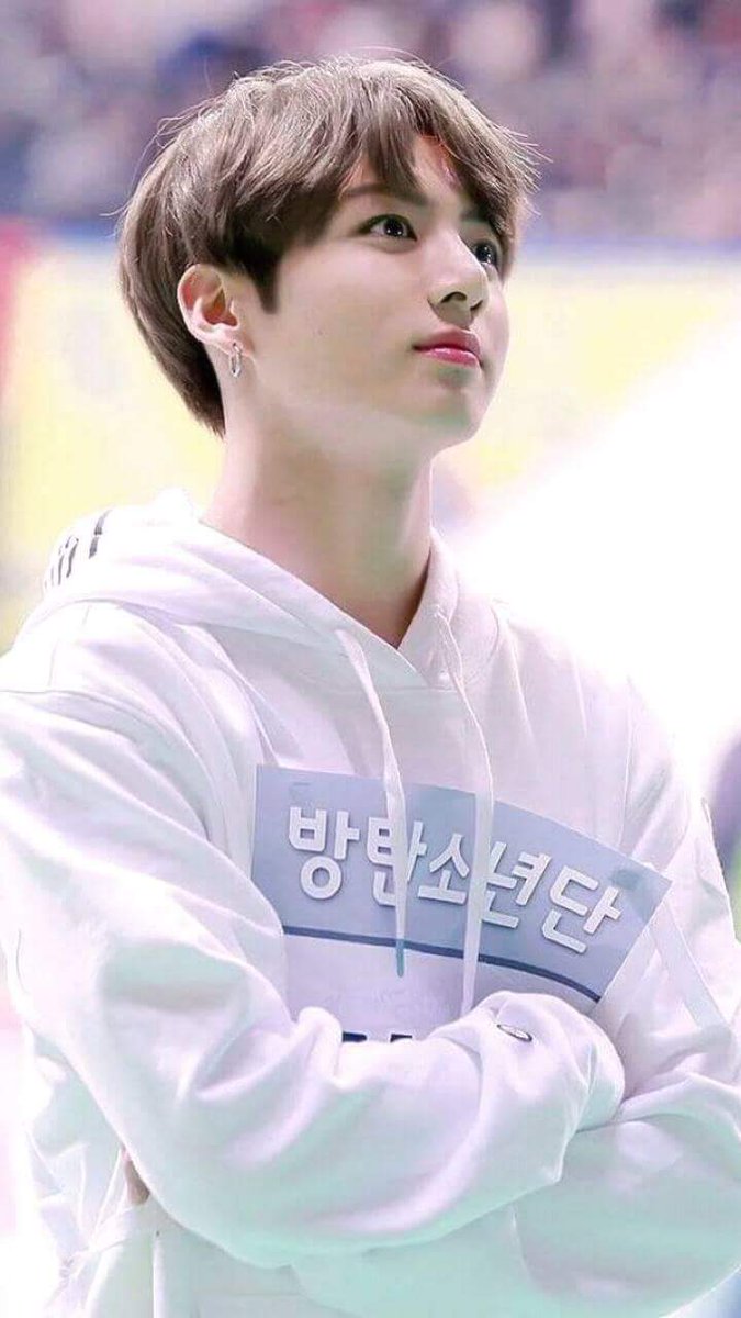 AnTran1307's tweet photo. Út vàng Út bạc #JUNGKOOK đẹp trai siêu cấp @BTS_twt 😍😍😍😍😍😍😍😘😘😘😘😘😘 https://t.co/XcIpG7mVxU