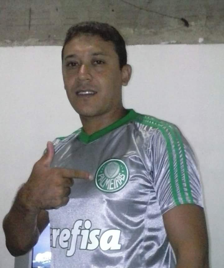 Dá-lhe porco vamos ganhar mais uma partida.