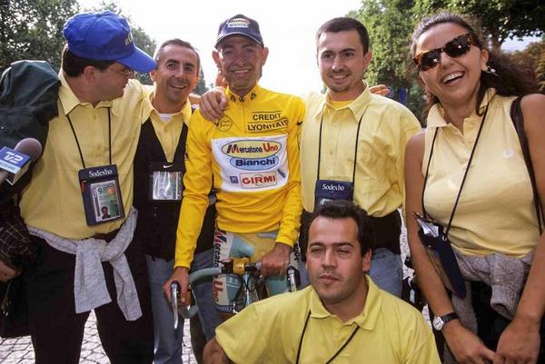 Quella giornata sugli #Champs-Elisées nel 1998
Sono passati molti anni, e non sentivamo stanchezza <a href="/LeTour/">Tour de France™</a>