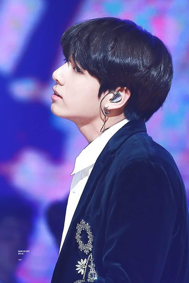 AnTran1307's tweet photo. Đẹp trai quá đi #JUNGKOOK @BTS_twt 😍😍😍😍😍😍😍😘😘😘😘😘😘 https://t.co/1Dhy2bQhFA