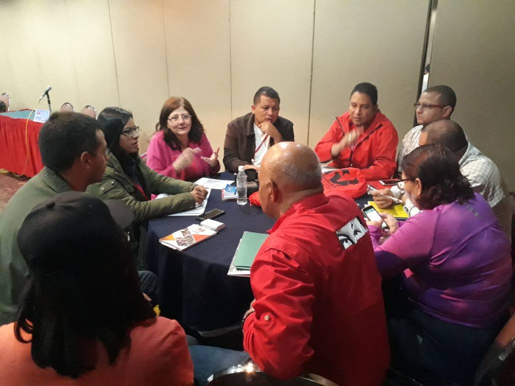 Ginkellys's tweet photo. #29Jul Delegados y delegadas del estado #Lara iniciamos las mesas de debate para aportar propuestas al #IVCongresoDelPSUV para la renovación de nuestro @PartidoPSUV
@NicolasMaduro @gestionperfecta https://t.co/8sv6oRaFzC