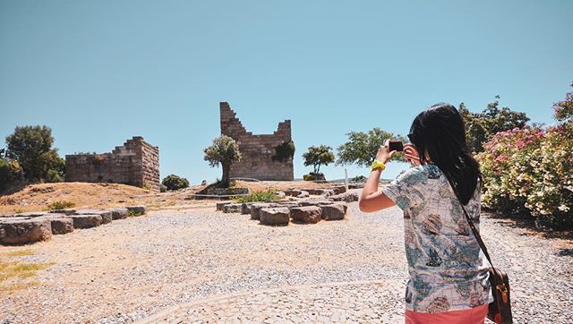 nadirairdiana's tweet photo. “Own only what you can always carry with you: know languages, know countries, know people. Let your memory be your travel bag.” – Alexander Solzhenitsyn
#travel #quotes #tourism #bodrum #turkey #photography #wanderlust #worlderlust #throwback #offthebea… https://t.co/eEWSE3x7M2 https://t.co/5RakI4Xlw2