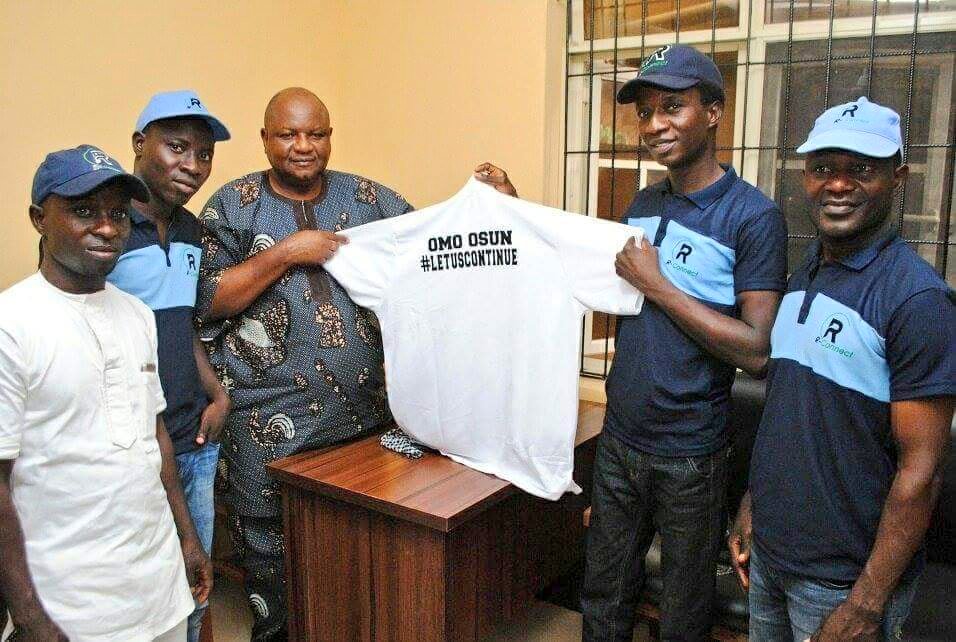 OSUN_APC's tweet photo. Earlier today R-Connect group led by Hon. Wale Alabi  met with our party  Chairman Prince Gboyega Famodun, to discuss issues relating to the just concluded primary election and the readiness of the group to work with the party in September 22 gubernatorial #LetUsContinue. https://t.co/gnWaP0G011