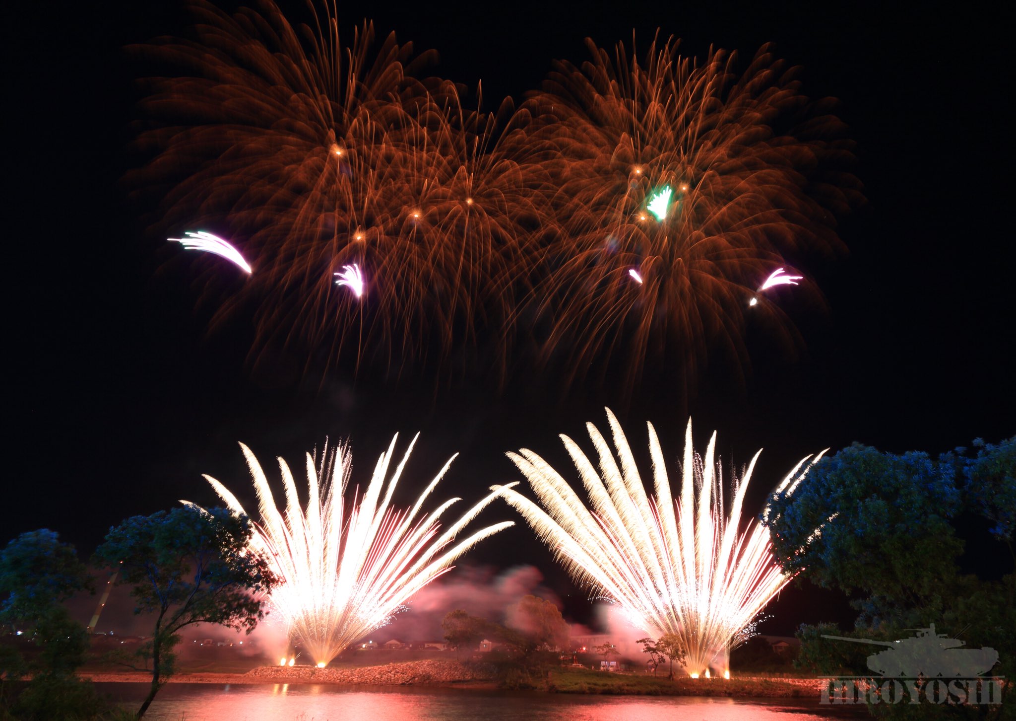 ひろよし 第42回まつりのべおか花火大会 花火は綺麗だったけど暑かったー Gt Lt 花火 納涼花火大会 花火大会 延岡 のべおか まつりのべおか 宮崎 Nobeoka Miyazaki Fireworks 生島煙火 Ikushimafireworks T Co Ftnehfqp12 Twitter