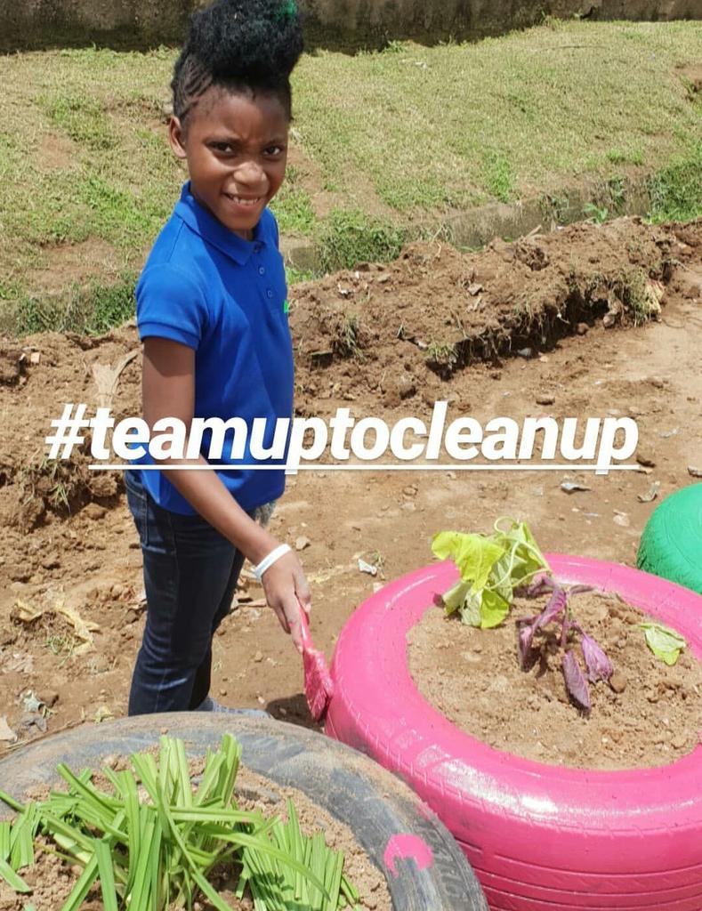 Yesterday was totally well spent. Images from the #TeamUpToCleanUp  exercise at LEA primary.
Alone we can do little... together we can do soooo... much 💖💪
P.S: I met a lot of fantastic people too. 💃💃💃💃
#StopTheLitter
.
.
.
#TUPA
#TheUpcycleArchitect