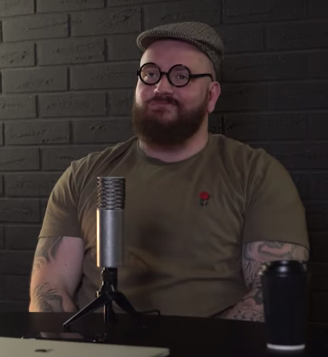 StephenTries's tweet photo. Heard rumours that this guy will be commentating the KSI v Logan Paul fight instead of True Geordie, hope he does a good job https://t.co/P2nJPeH0jS