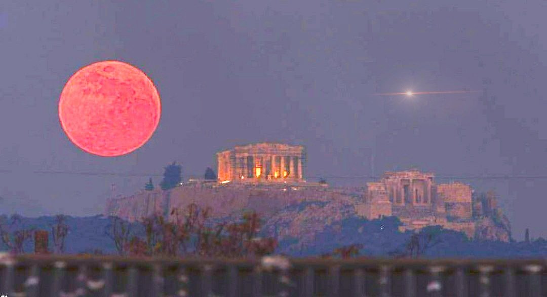 ermioni_D's tweet photo. #grecce #Partenon #Athens #BloodMoon #Mars #toinspire #writets #authors #Screenwriter who are #writing today with #MAGIC #Science & #LOVE #BloodMoon #BloodMoonEclipse #Cosmos #amwriting #amreading #amediting #scifi #sff or any #Goodwood #astronomy https://t.co/Cgei6oZLJ7