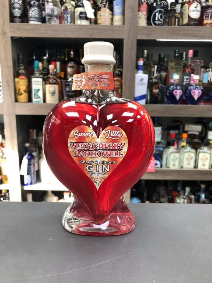 FreshOverFrozen's tweet image. HOLYSHIZZLE.. Retweet and tag a gin lover 😍😍😍😍
 #Gin #WeekendWisdom #weekendsunshine #HungarianGP
#RideLondon #NationalLipstickDay #f1

Only £20 , very limited stock!

Purchase today ➡ amzn.to/2uXPLmh