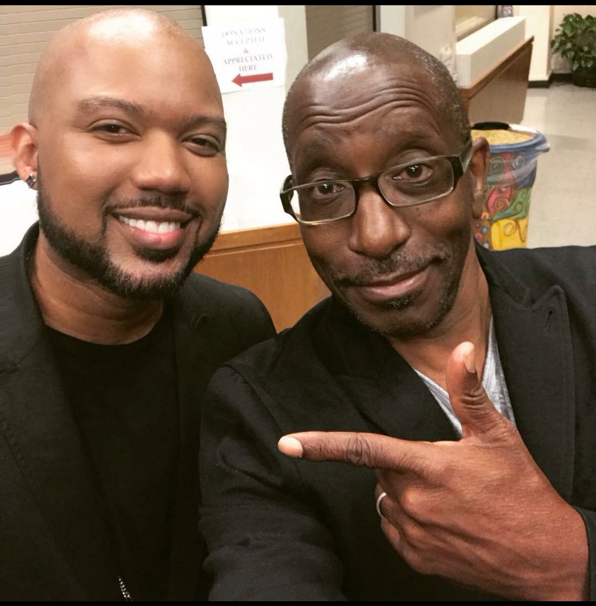Brandonwins's tweet photo. I almost lost it when I found out THEE Greg Phillinganes was in the audience last night. For those of you who do NOT know, that’s him playing all over “THRILLER”. He and Michael Jackson created some unforgettable musical together!  #GregPhillinganes #MichaelJackson #Thriller https://t.co/CRPo5NfE0I
