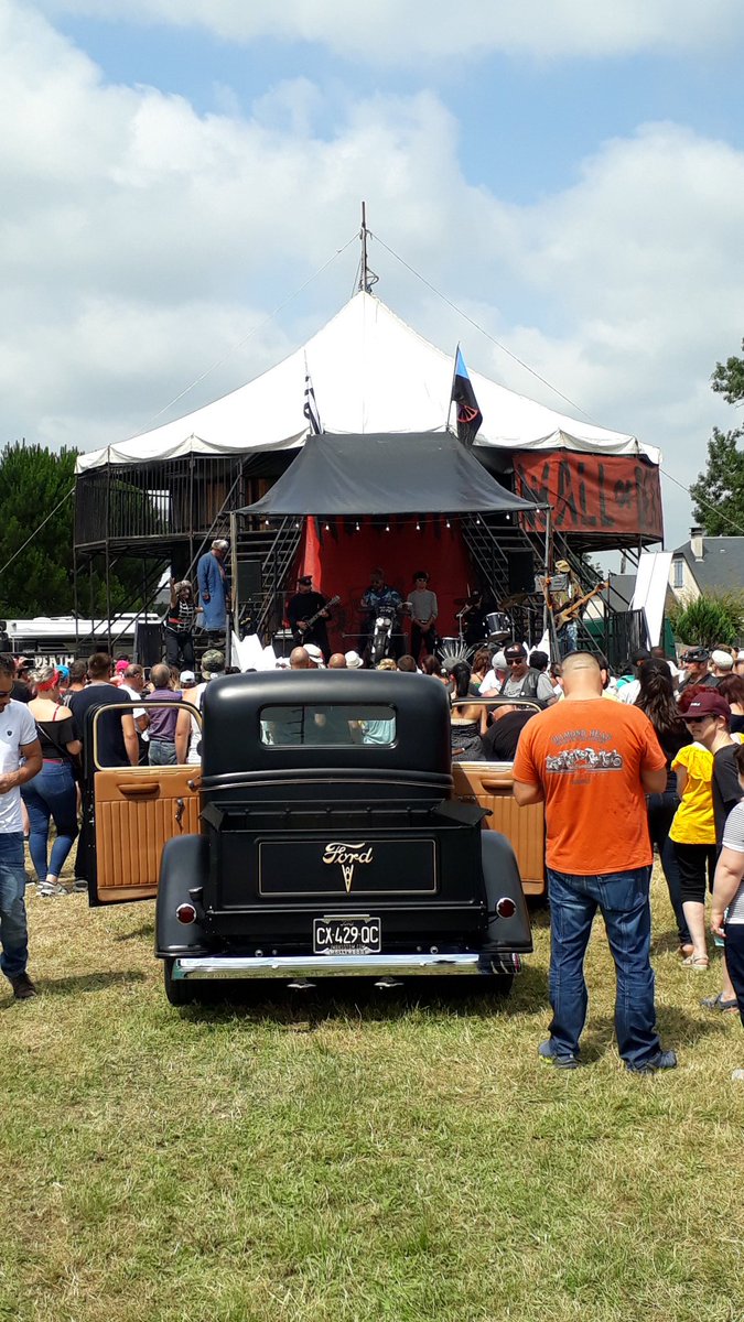 morskoulette's tweet photo. #CustomWeek #Adรฉ voitures anciennes, motos et rock n'roll https://t.co/h2ieLN7KgF