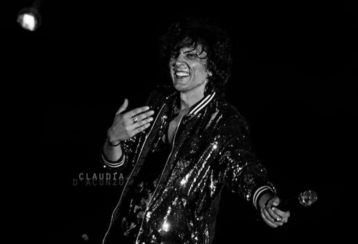 theking_16_'s tweet photo. Ho due nuove foto preferite ๐
#maQuantoSeiBello
#ErmalMeta https://t.co/RcPbbHIh4Y