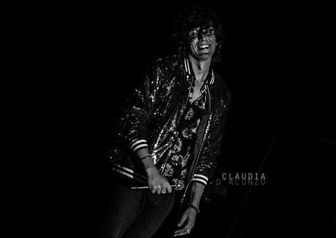 theking_16_'s tweet photo. Ho due nuove foto preferite ๐
#maQuantoSeiBello
#ErmalMeta https://t.co/RcPbbHIh4Y