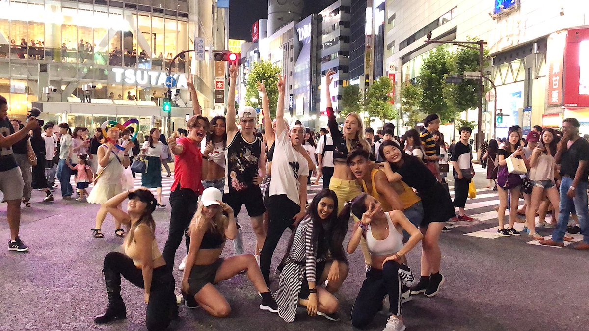 lovemelody2000's tweet photo. How can I believe it was already 3 weeks ago😳 It was unbelievable that I actually met and talked with people whom I dreamed to see😭 I miss you @NowUnitedMusic❤️ Please come to Japan again🇯🇵💕 Daisuki!! #Uniters https://t.co/uzmiI090pc