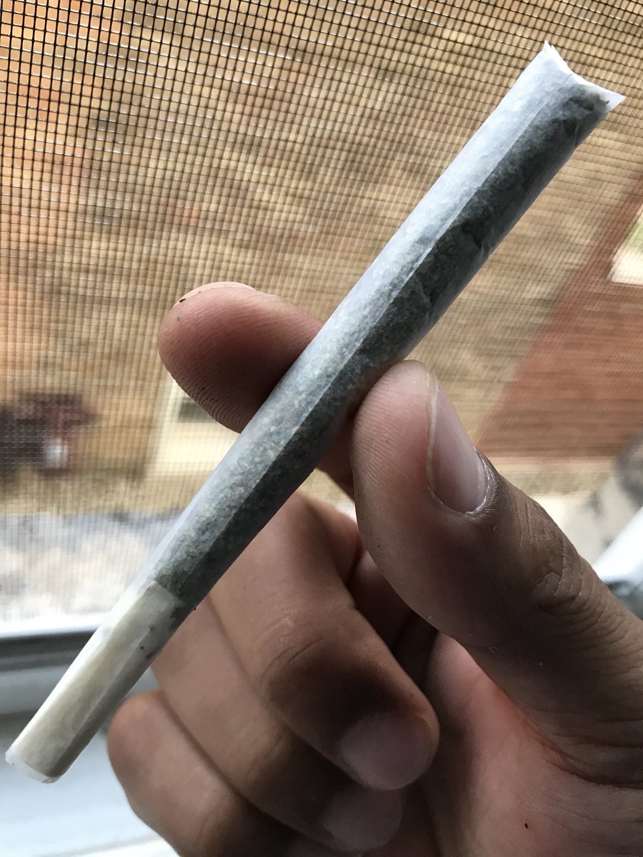 WEEDRETWEET's tweet photo. #wedontsmokethesame
#neversober
#saynotomids
#highlife
#stonerfam
#realstonersareneversober
#stonernation
#wakeandbake
#bigjoints https://t.co/bKvF8tgn9a