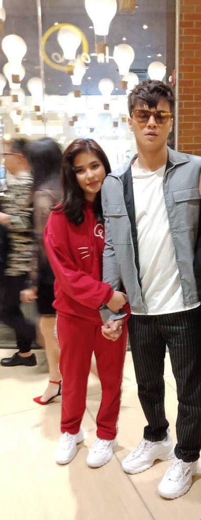 RonnieHASHTAGS's tweet photo. Loisa, pramis tlga di namin kukunin si r2 sayo HAHA, Higpit ng hawak mo eee😂💜 labyou @iamr2alonte @iamAndalioLoisa https://t.co/fwx7Dy8WnC