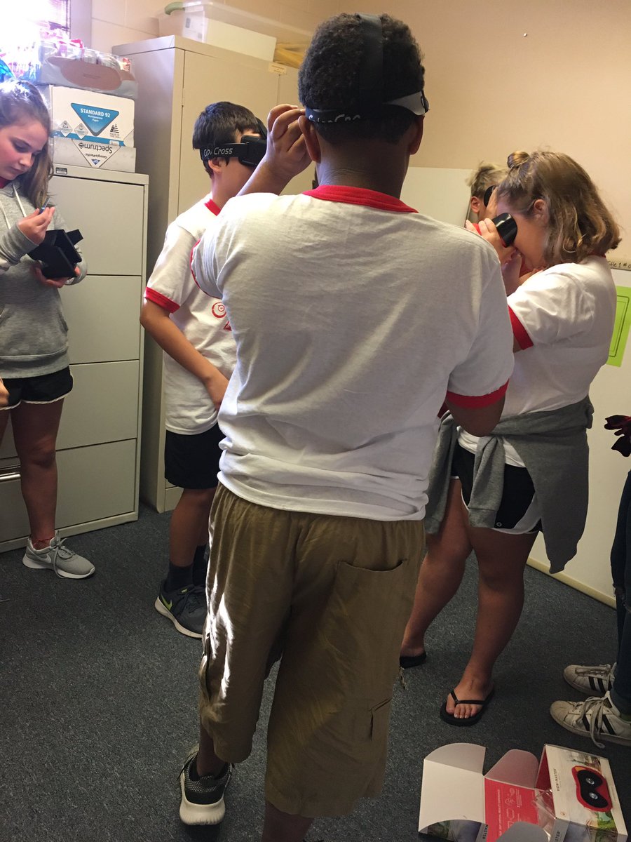 mistykrazyteach's tweet image. My tech camp students were excited to use the virtual reality glasses with the VR apps.  #vrapps #virtualreality #teachersfollowteachers #teachersofinstagram #cpsbtechcamp