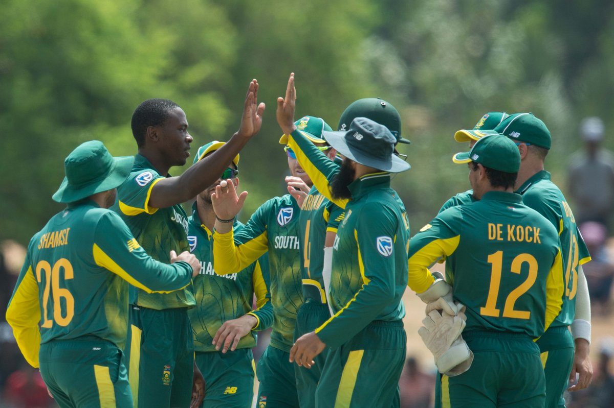 ProteasMenCSA's tweet photo. #CSAnews @KagisoRabada25 and @shamsi90 set up easy Proteas win in opening ODI https://t.co/02v3teBA3l
#ProteaFire #SLvSA https://t.co/Ke2PsOYizS