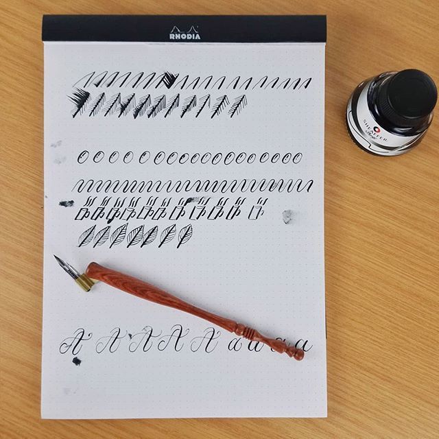 TriangularRoom's tweet image. Now I'm learning the oblique dip pen. It certainly makes slanted calligraphy much easier! Still getting used to ink that takes ages to dry. 
#calligraphy #moderncalligraphy #dippencalligraphy #dippen #lettering #handlettering #learningcurve #nikkog #obli… ift.tt/2AgHsXy