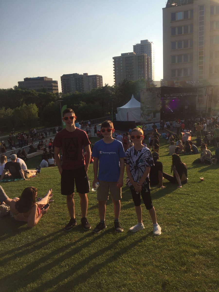 JoeMarchese9's tweet photo. Taste of Edmonton selfie with Teresa a Spinelli! #italiancentreshop great time with my family! https://t.co/M22PrqfDKj