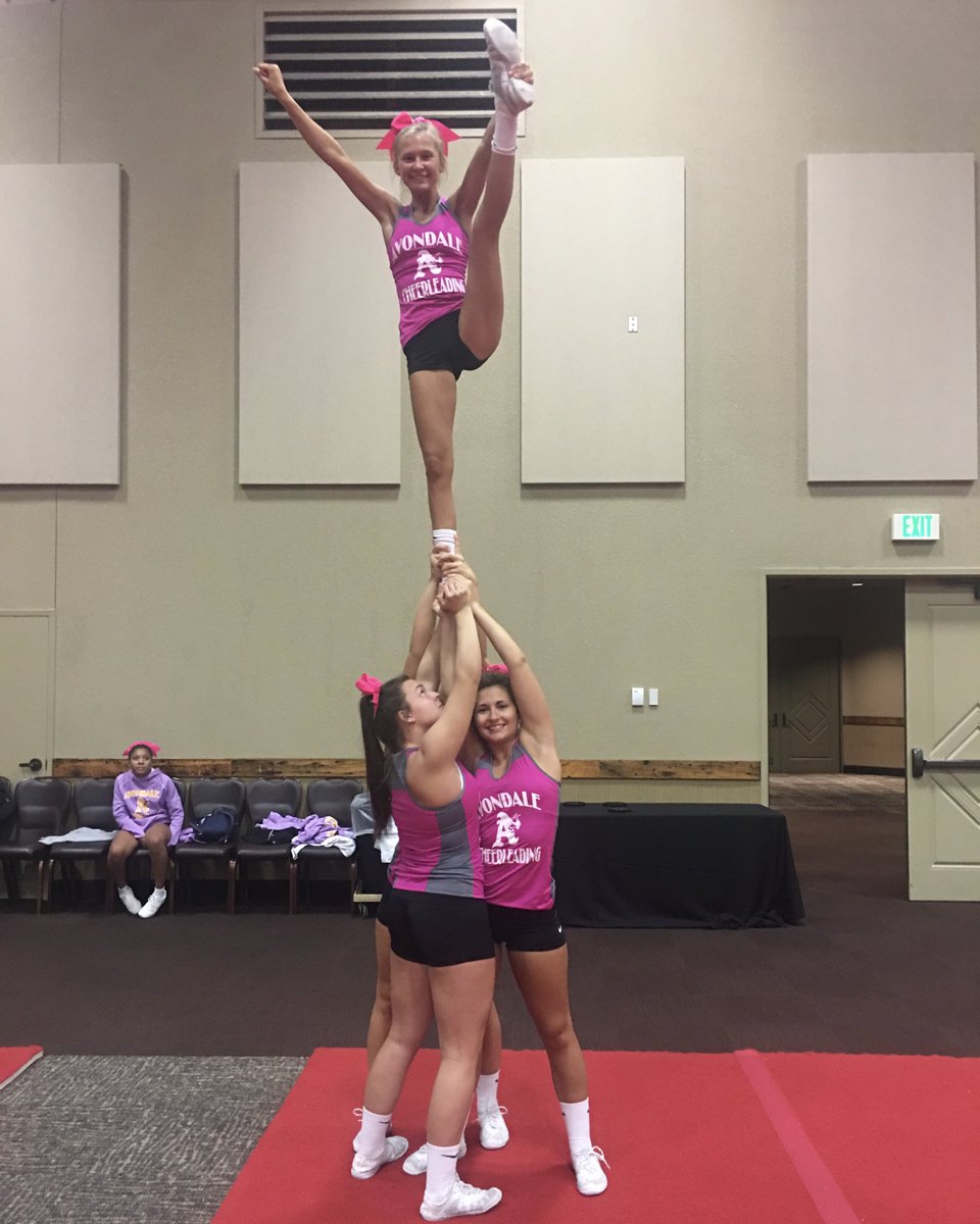 Teams are perfecting and getting new skills left and right today! So excited for final performances in a little bit!
💙🎀💪🏼