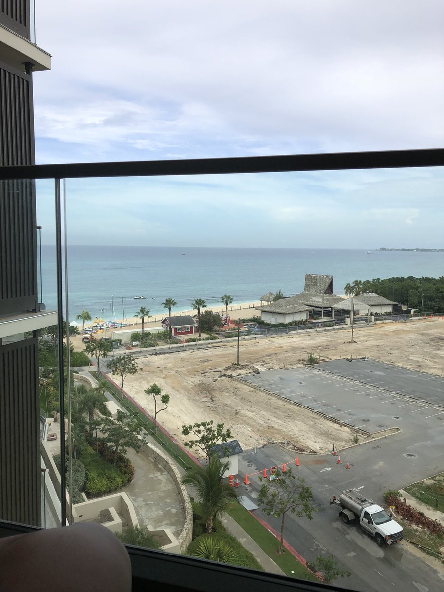 joparke's tweet image. Very disappointed with my #oceanview room! #localrate shouldn’t mean lousy view @Kimpton #Seafire My staycation in May 2018 was 💯 better