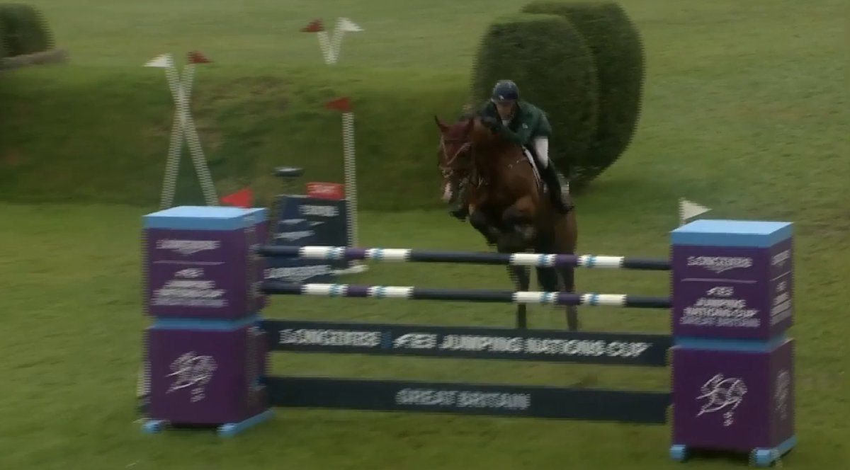 AND THEY'VE DONE IT!!! @TeamIRLEq GO GO GO! 🇮🇪🔥🎉👏

Absolute FLAMES from <a href="/anthonycondon/">Anthony Condon</a> and SFS Aristio as the pair take the win at <a href="/HicksteadEvents/">AEJC, Hickstead</a> in the @LonginesEq #FEINationsCup #Jumping with a clear in 41.29 sec! 😍

Wow - what an insane class.