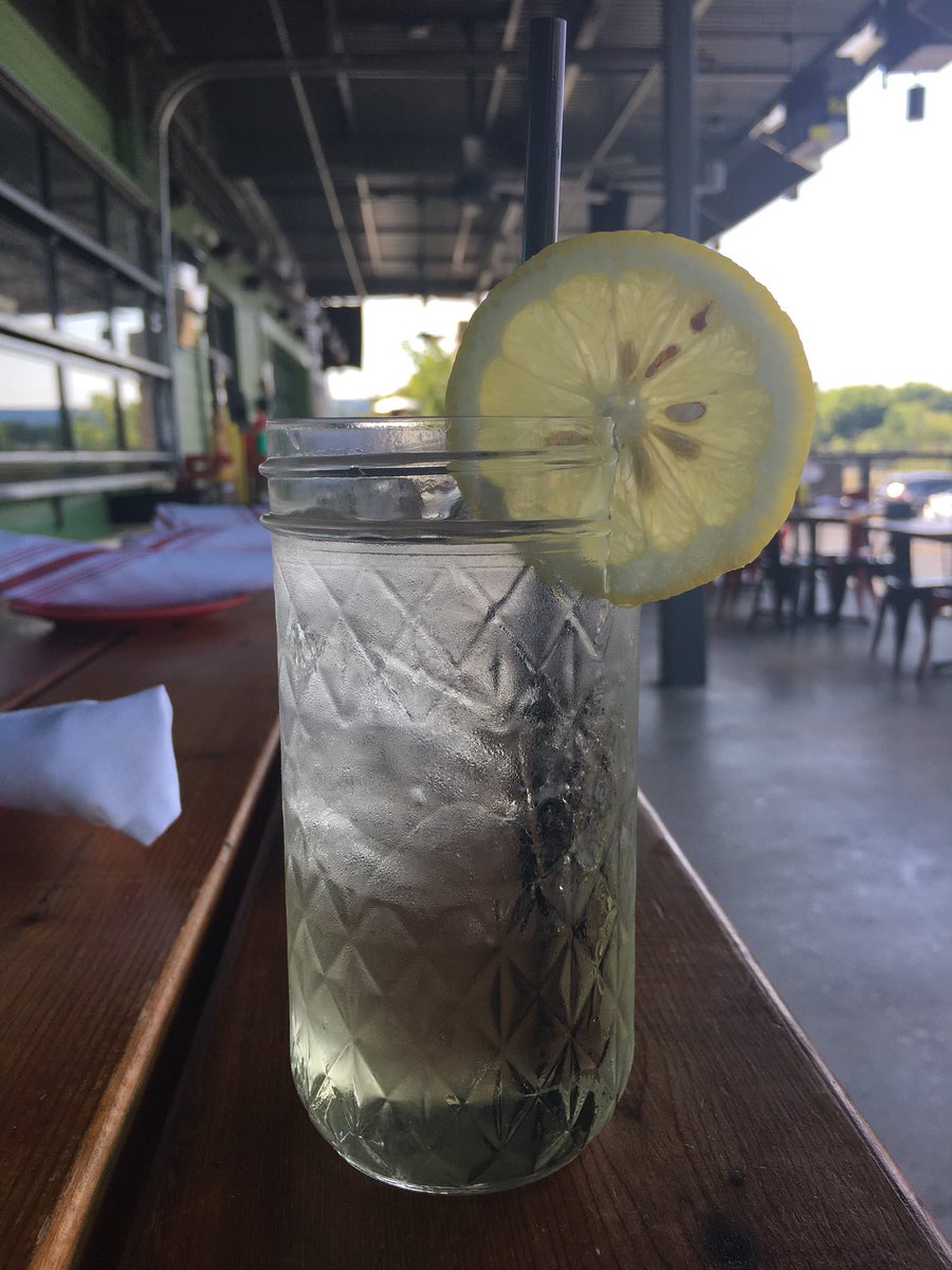 REDSPORCHBRAKER's tweet photo. Sunday’s come with a pause button on the porch during Summer Thyme.
Libations 😎 https://t.co/YQZjnkQBNl 
.
#SundayFunday #Austin #SummerVibes #PorchLife #EatLocal #DrinkLocal https://t.co/9wEVmz1SBg