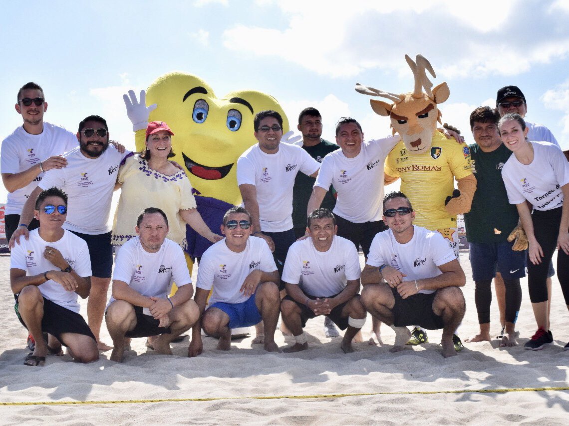 CRITYucatan's tweet photo. ¡¡Torneo de Fútbol Playa!!⚽️🏝
 #Jugandoconcausa

🏆 @GrupoBoxito 
🥈y Campeón Goleador #MITZA

¡GRACIAS a la suma de esfuerzos de empresas, colaboradores y voluntarios para que fuera posible! @LaGasMX #KEKEN @venadosfc La Reta by the Sea Gorras Garcaps https://t.co/nVuoygEWzD