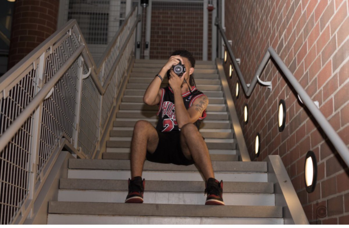 DariusHorton_'s tweet photo. Two weeks until graduation. Summer Grads Matter! 🎓🏇🏽📸  #MTSU18 #CIMMafia #Jordan1s #Sneakerhead https://t.co/bLq7OhXIxV