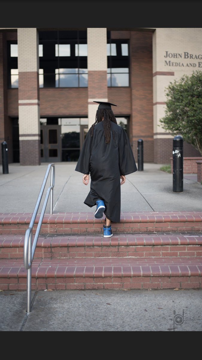DariusHorton_'s tweet photo. Two weeks until graduation. Summer Grads Matter! 🎓🏇🏽📸  #MTSU18 #CIMMafia #Jordan1s #Sneakerhead https://t.co/bLq7OhXIxV