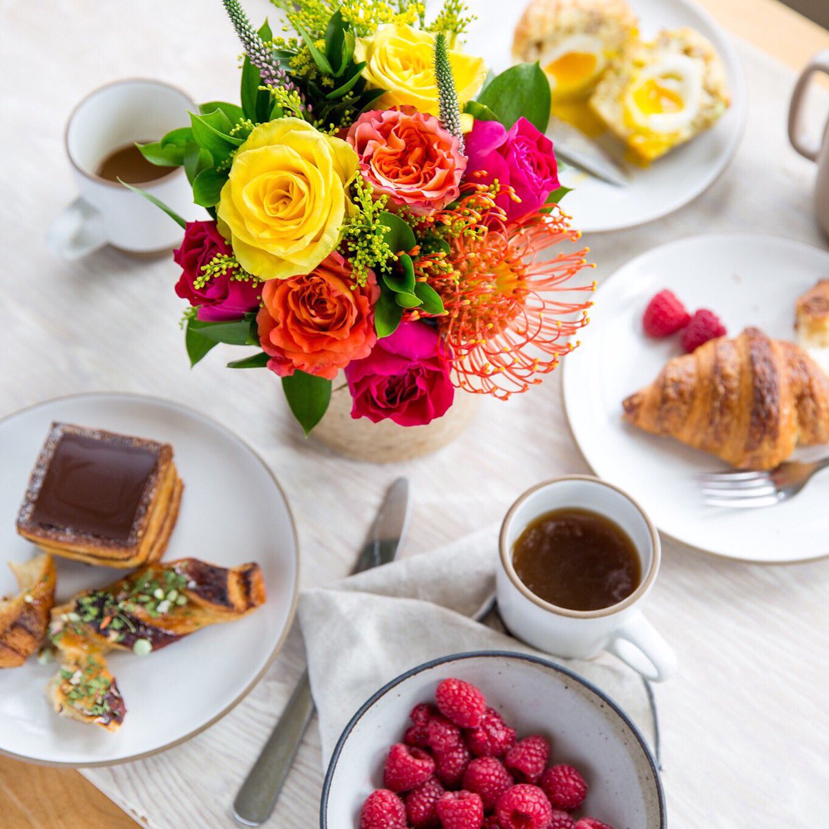 All we’ve got planned for Sunday 🥞🌸☕️🌼🥓🌷🥐