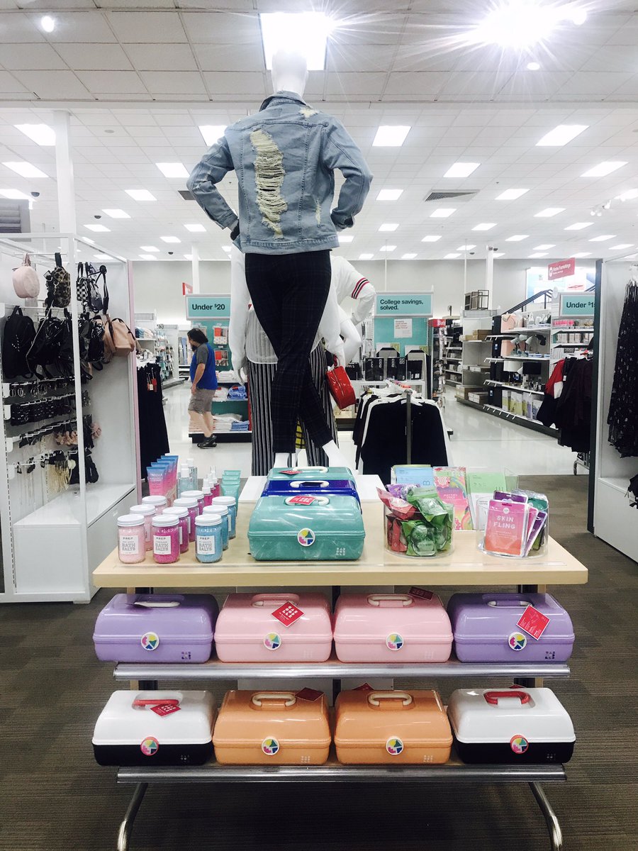 When beauty takes over softlines!!!!! Wild Fable is here!!!! <a href="/OneEyedLance/">Lance Leithead</a> <a href="/4everettMark/">Mark.Everett</a> @ContrucciJoe #teamwork #90sflashback #targetbeauty #wildfable #myjobisawesome #ispycaboodles