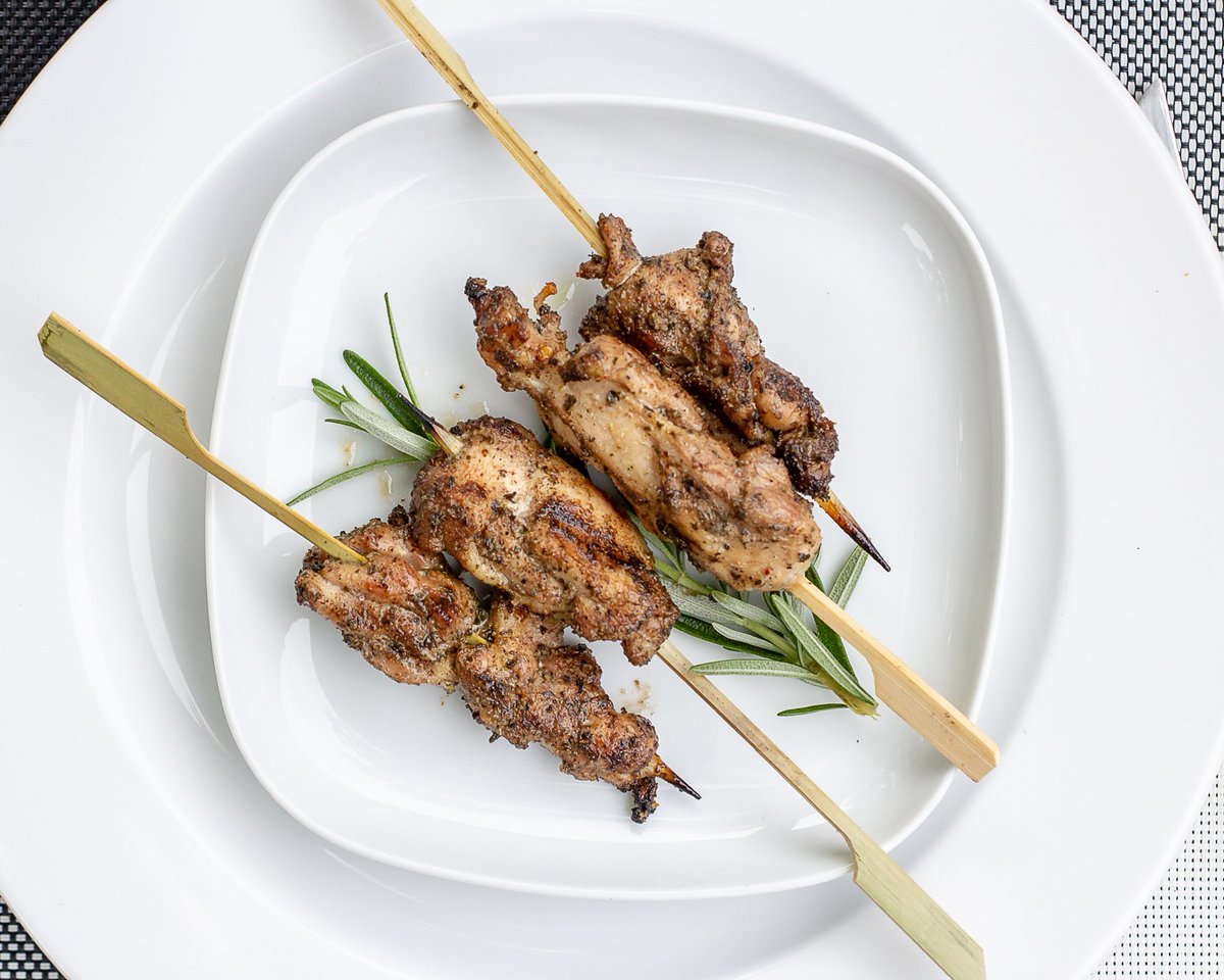 TeaSquared1's tweet photo. #BBQ with #TEA! These BBQ chicken skewers seasoned with our brand new Ninja Oolong Tea Rub are an absolute treat! Check out the video on our page! #bbq #tea #recipe #delicious #chicken #teasquared https://t.co/2NMy4zNKIG