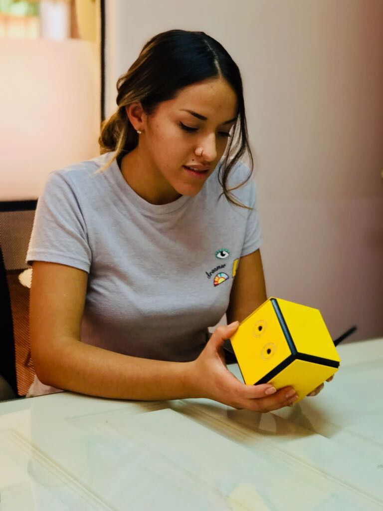 digonoapps's tweet photo. Nuestro nuevo integrante a la familia Digono está creciendo rápidamente, @boxtolife la caja que hace inteligente tus objetos y lugares cotidianos, más muy pronto! #InternetOfThings #IoT #ArtificialIntelligence #AI #SmartCities #SmartMuseums #SmartMonuments #SmartHomes #SmartHouse https://t.co/zSzn2SCHvH