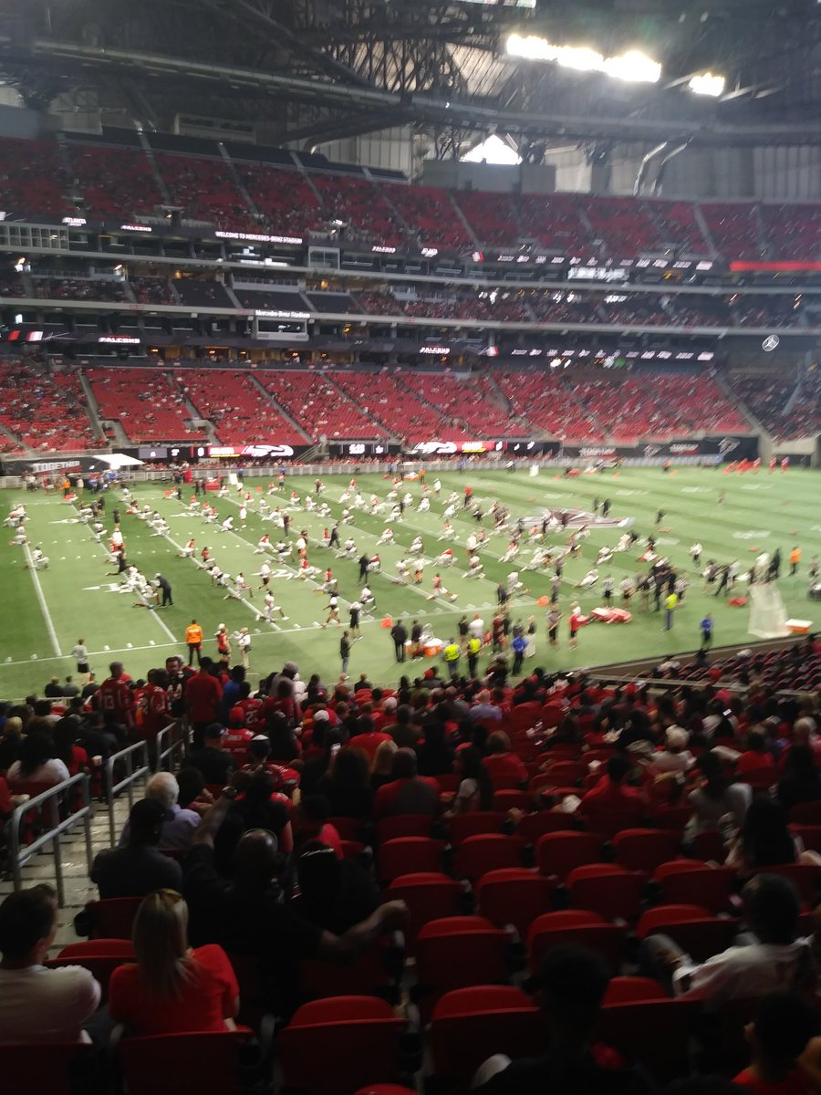 thegifgoat's tweet photo. My Falcons, getting ready to take over the league in 2018. #Falcons #FalconsFanDay https://t.co/JjR05ZCH4s