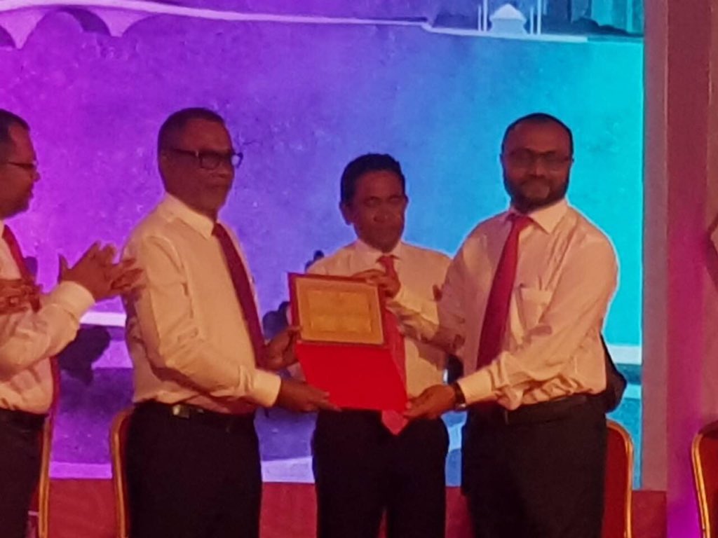 ismail_shareefa's tweet photo. Maruhaba RYndDr Shaheem2018 https://t.co/XuR44d2YuL