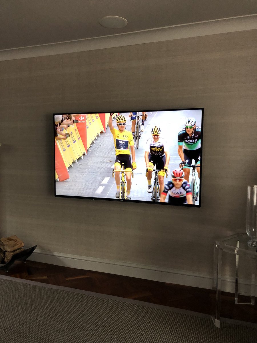 So good to hear <a href="/ITV/">ITV</a> <a href="/LeTour/">Tour de France™</a> commentary team talking about the importance of grass roots and social cycling as well as the vital role of volunteers in creating our future champions. 

Allows this to happen 👇 #LeTour #dreambig #voluteer #givetogain #create #giveback