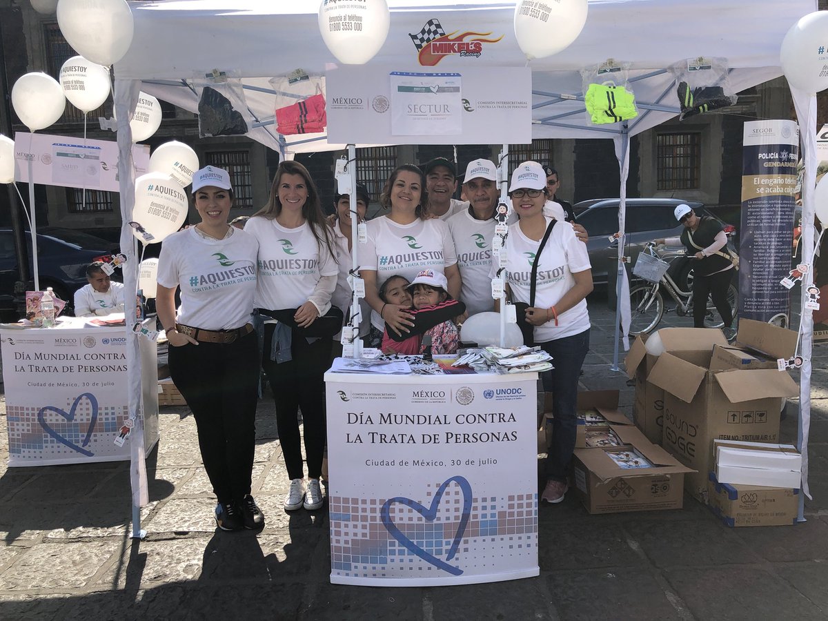 fran_romita's tweet photo. Hoy asistimos a la feria informativa del día Mundial vs la Trata de Personas. Visítala en la Plaza Santo Domingo en el Centro Histórico de la CDMX #AquíEstoy #GéneroSECTUR https://t.co/JwUvtUxa1H