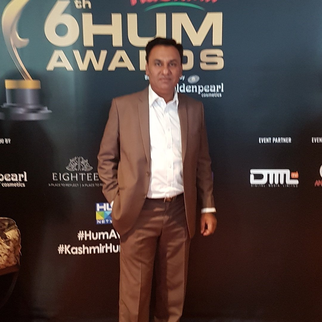 chmahmoodch's tweet photo. HUM Awards https://t.co/cBPwcXCBdX