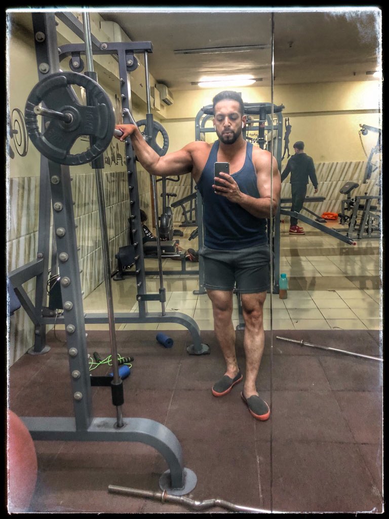 Salilacharya's tweet photo. And one for the #twitter folks .. whn u see the gains after all the pain .. it all seems worth it grr #fitness #weights #quadgame https://t.co/sjwqKKrtRk